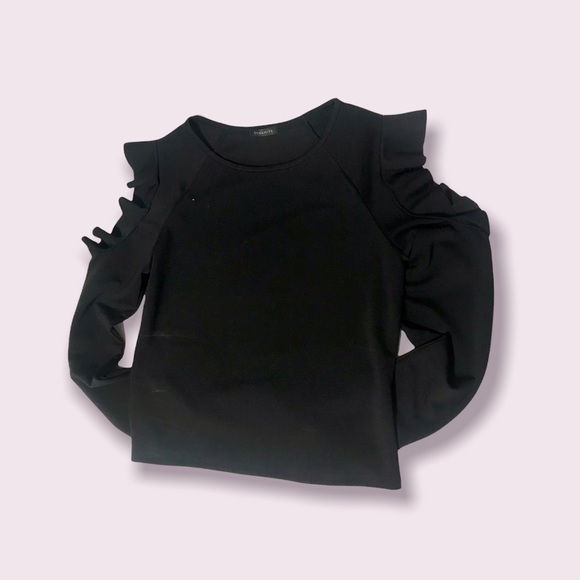 🌟SALE 2/$10.00‼️ DYNAMITE women’s Black Shirt / Cut out sleeves /ruffles size M - Picture 4 of 6
